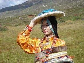 西藏的藏族情侣网红吃瓜,网红情侣的甜蜜瓜界探险记