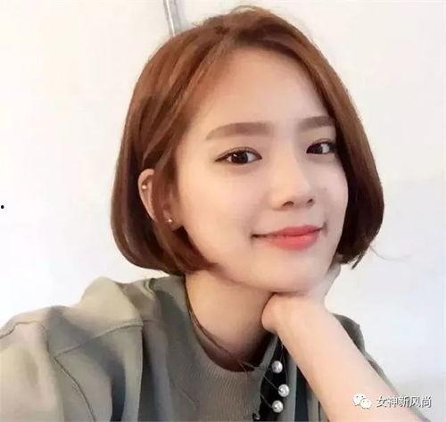 短发女生网红吃瓜视频,揭秘娱乐圈幕后故事