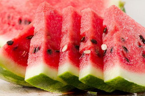 临夏网红吃瓜事件真相,真相背后的网络风波