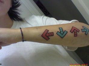 网红吃瓜纹身女孩是谁