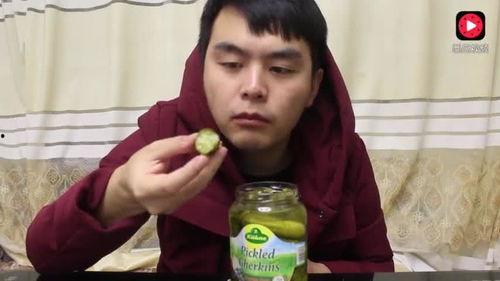 云南小伙吃瓜网红是谁,瓜界新秀的吃瓜传奇