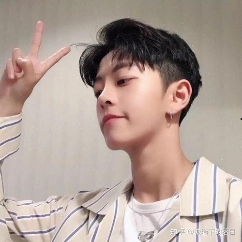 两个男网红吃瓜图片头像